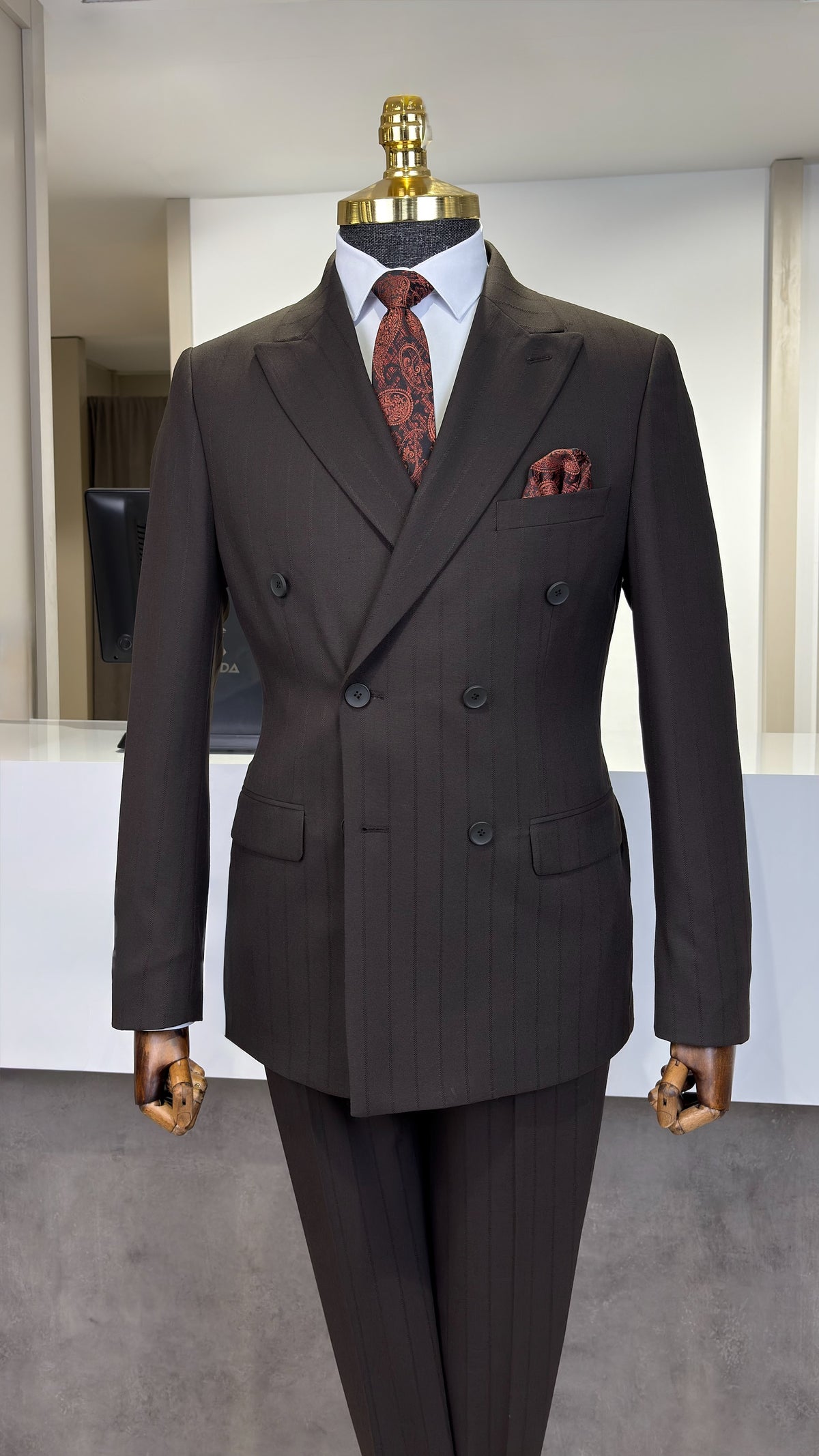 Slim Fit Erkek Sivri Yaka Çizgili Kruvaze Ceket Pantolon Takım Elbise- Kahverengi