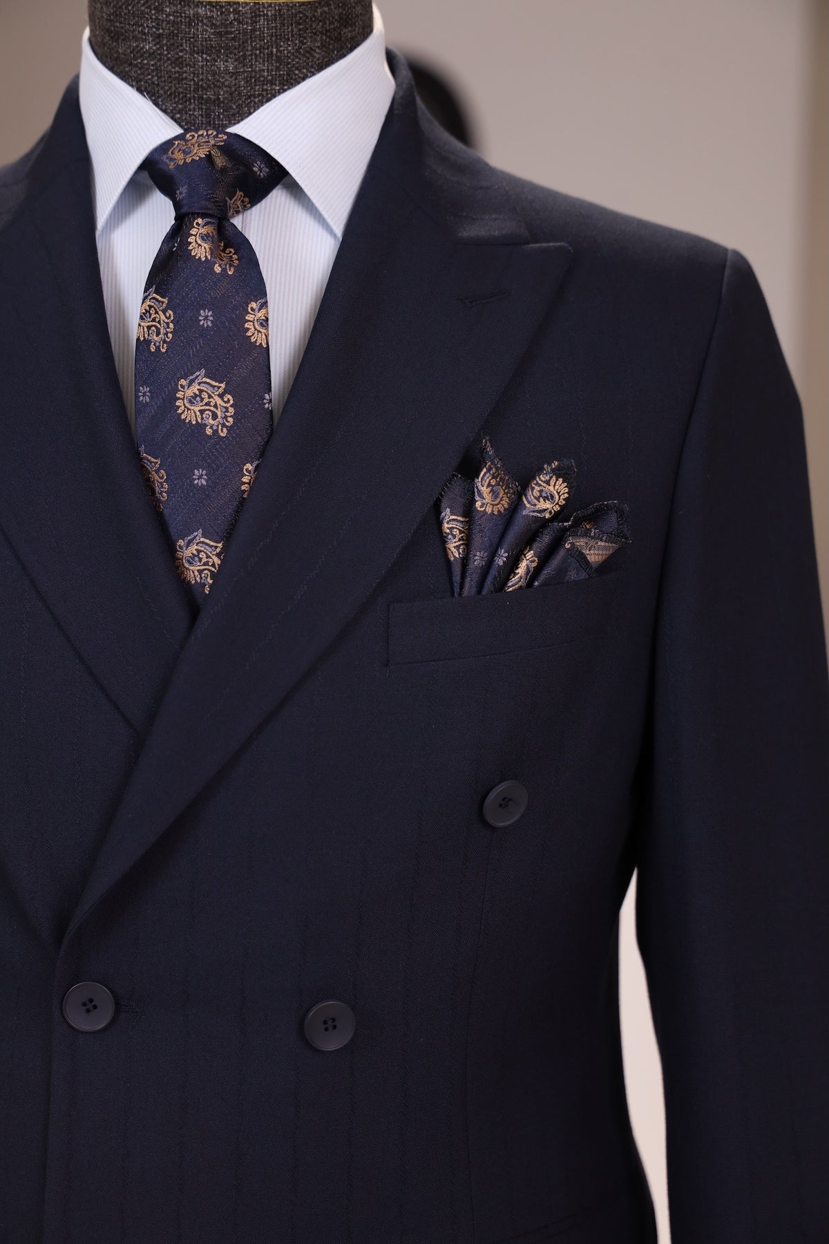 Slim Fit Erkek Sivri Yaka Çizgili Kruvaze Ceket Pantolon Takım Elbise-Lacivert