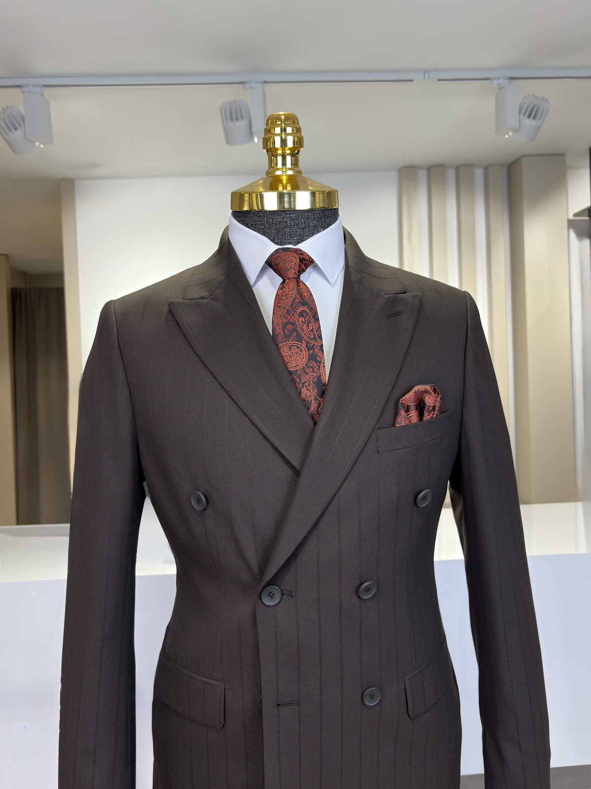 Slim Fit Erkek Sivri Yaka Çizgili Kruvaze Ceket Pantolon Takım Elbise- Kahverengi